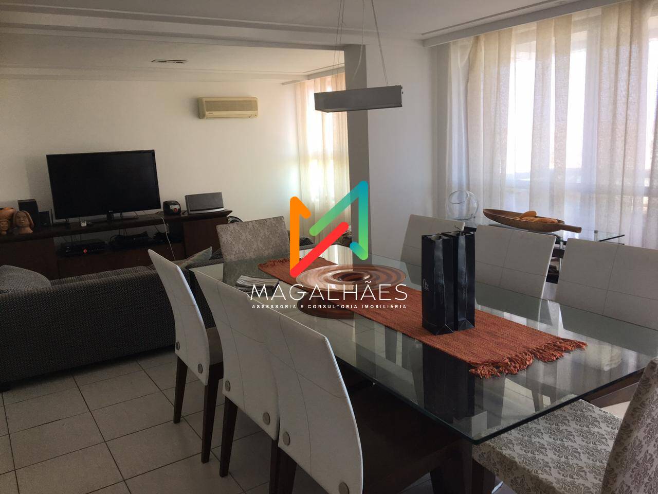 Apartamento à venda com 4 quartos, 180m² - Foto 2